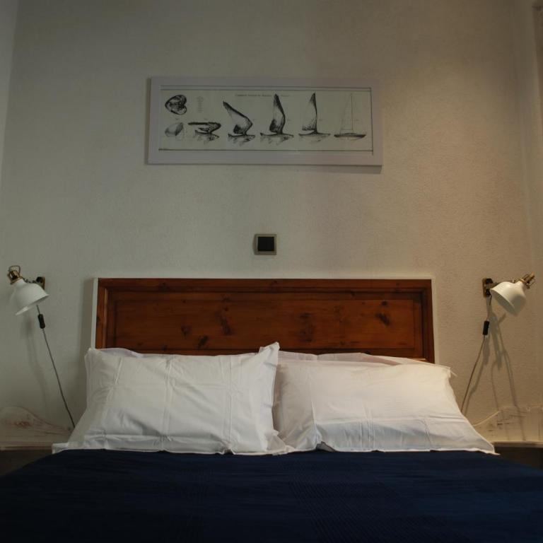 SORTIE 44 - NEWLY renovated 1 bedroom, center of old Antibes - One-Bedroom Apartment - 23