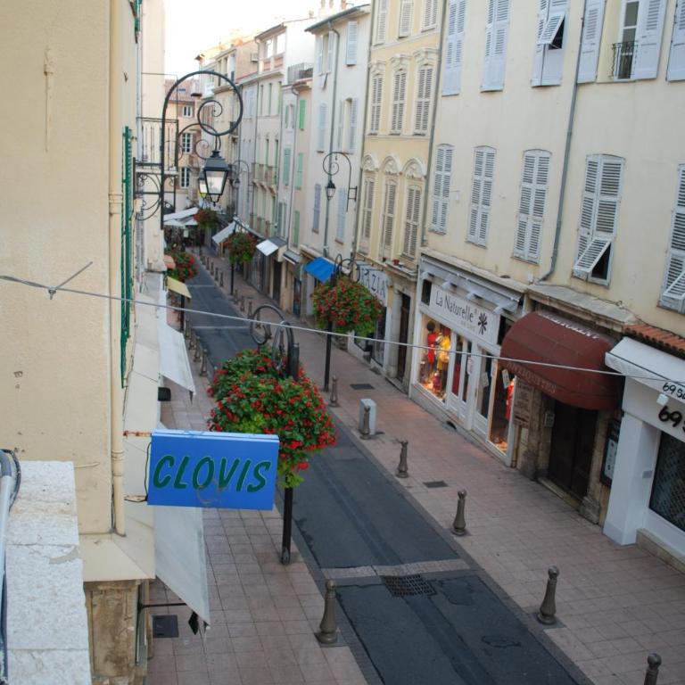SORTIE 44 - NEWLY renovated 1 bedroom, center of old Antibes - One-Bedroom Apartment - 41
