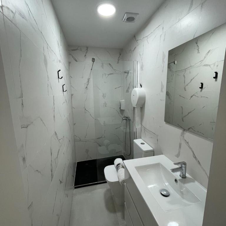 Casa amplia ideal en pleno centro del casco histórico de Almuñecar - Apartamento - 13