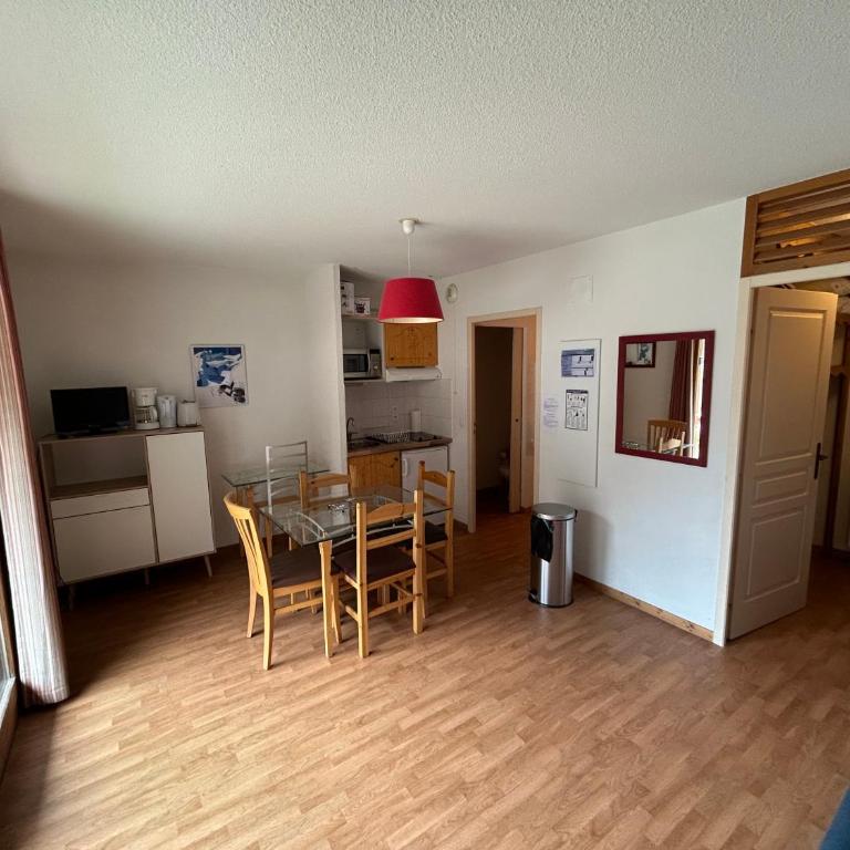 Studio avec coin montagne 4 personnes Orelle 3 Vallées - Spa & Piscine - Apt 004 - Appartement 1 Chambre - 5