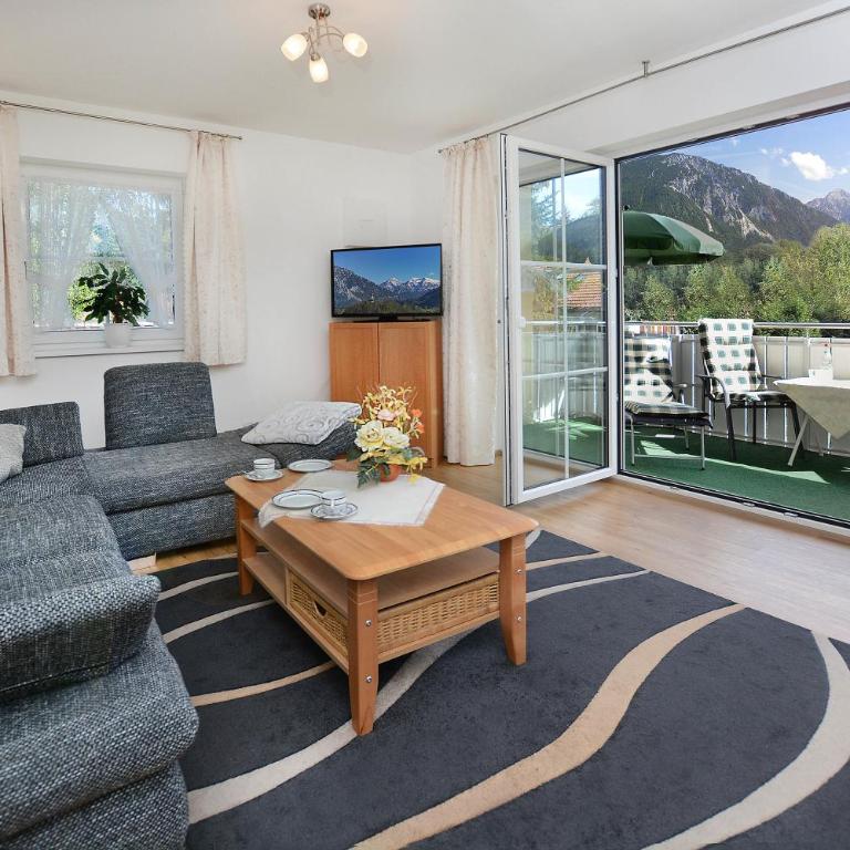 Am Badezentrum Ferienwohnungen - Apartment 1 mit Bergblick - 1