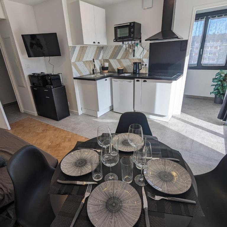 Cosy et moderne avec Clim - Dent d'Oche - Appartement 1 Chambre avec Terrasse - 14