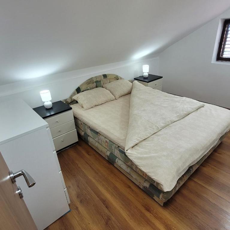 Apartment Old Olive - Two-Bedroom Apartment - 24
