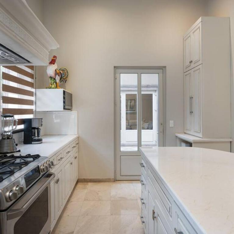 Casa Regina, Stylish 3BR Home in Centro with Rooftop & Jacuzzi - Villa de 3 dormitorios - 17