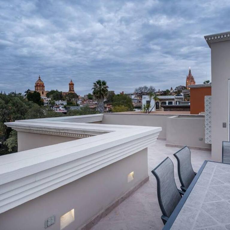 Casa Regina, Stylish 3BR Home in Centro with Rooftop & Jacuzzi - Villa de 3 dormitorios - 45