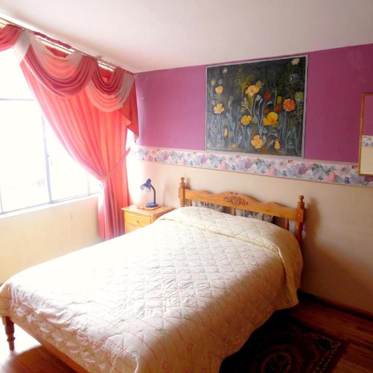 Hostal Rincón Del Turista - Queen Room with Shared Bathroom - 2