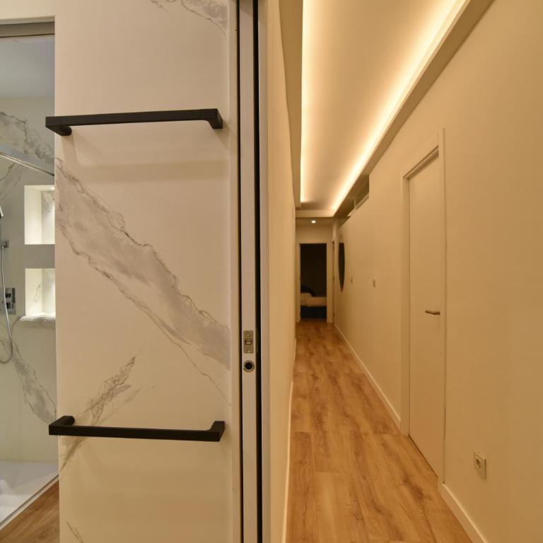 Ático Panorama Catedral - Two-Bedroom Apartment with Balcony and Terrace - 68