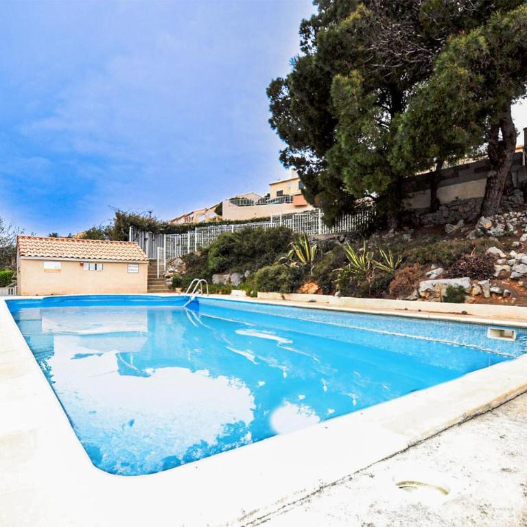 Superbe Maison À Saint-Pierre-La-Mer Avec Wi-Fi - Maison de Vacances 3 Chambres - 10