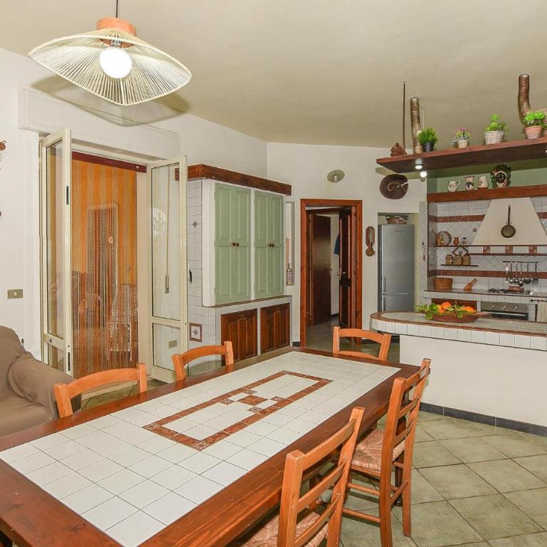 3 Bedroom Beach Front Home In Marina Di Marza - Three-Bedroom Vacation Home - 4