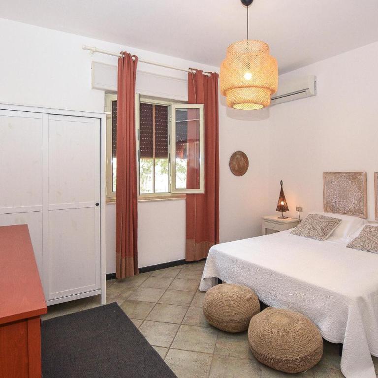 3 Bedroom Beach Front Home In Marina Di Marza - Three-Bedroom Vacation Home - 5