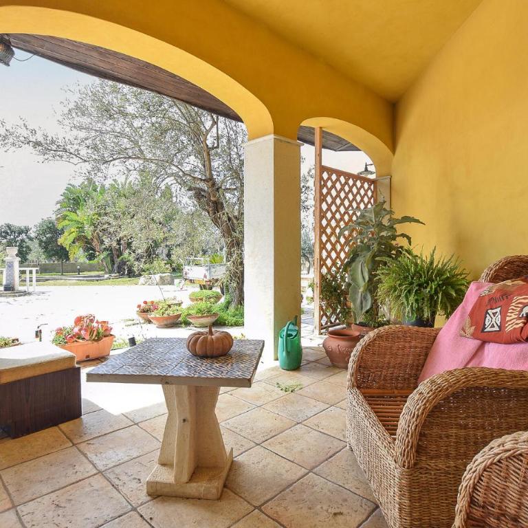 3 Bedroom Beach Front Home In Marina Di Marza - Three-Bedroom Vacation Home - 6