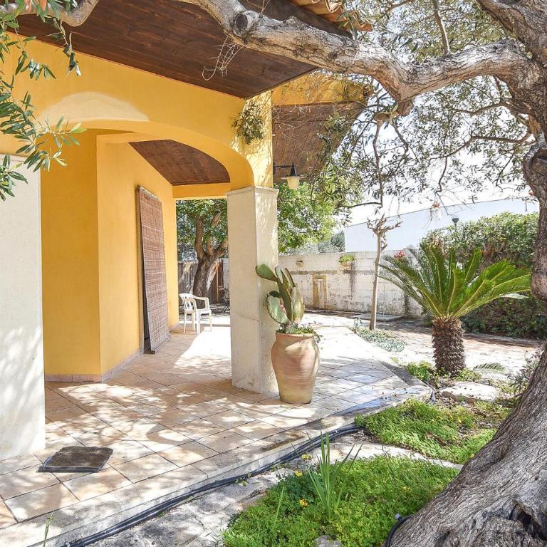 3 Bedroom Beach Front Home In Marina Di Marza - Three-Bedroom Vacation Home - 14