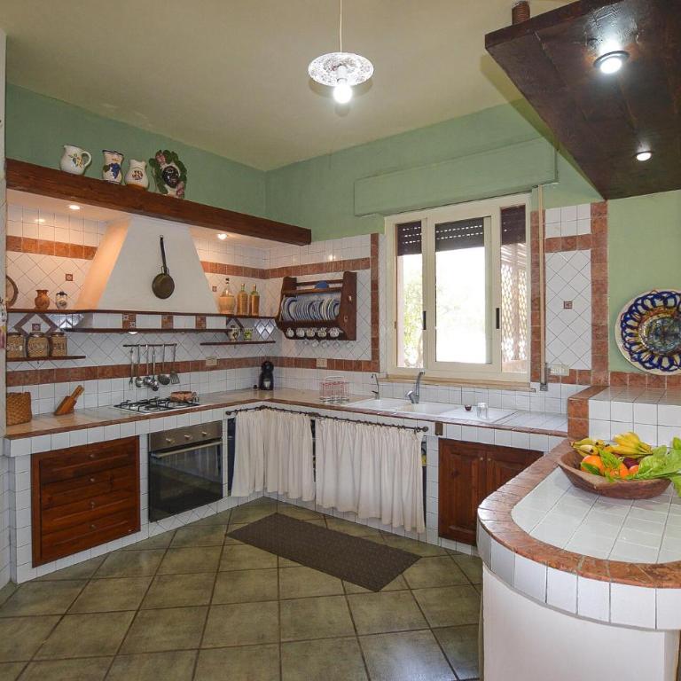 3 Bedroom Beach Front Home In Marina Di Marza - Three-Bedroom Vacation Home - 31
