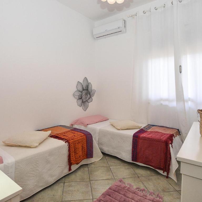 3 Bedroom Beach Front Home In Marina Di Marza - Three-Bedroom Vacation Home - 34