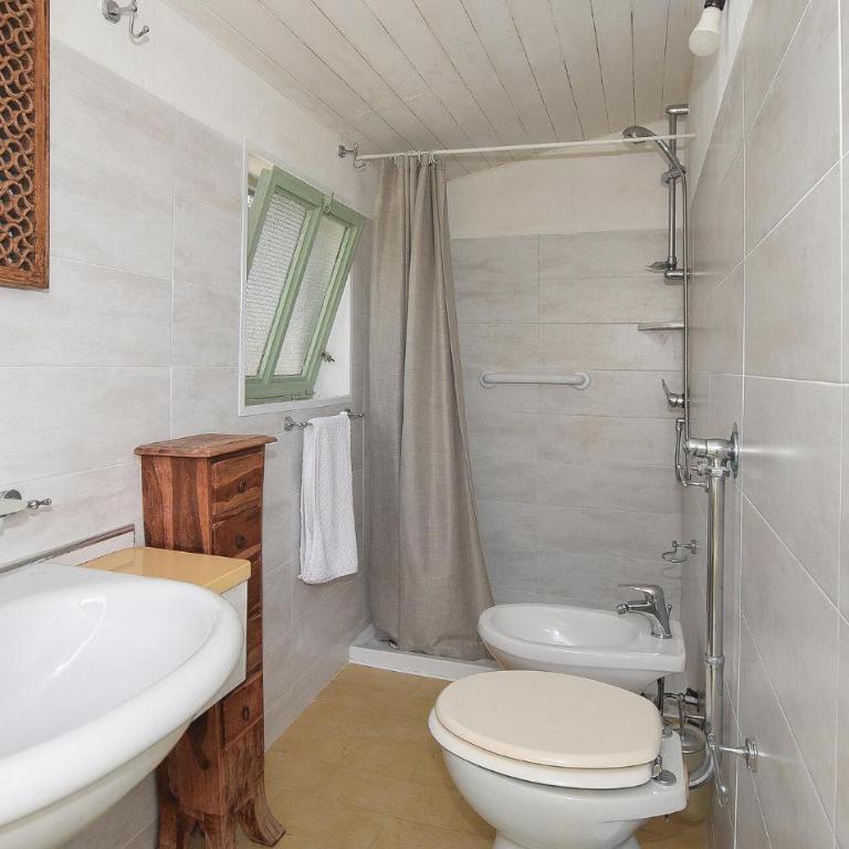3 Bedroom Beach Front Home In Marina Di Marza - Three-Bedroom Vacation Home - 36