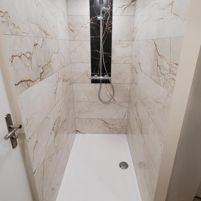 Joli appart 2 chambres en centre ville - parking et jardin - Appartamento con 2 Camere da Letto - 12