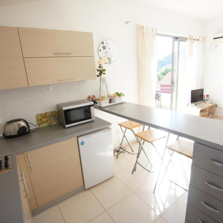 Apartments Bečići Sunset - One-Bedroom Apartment - 3