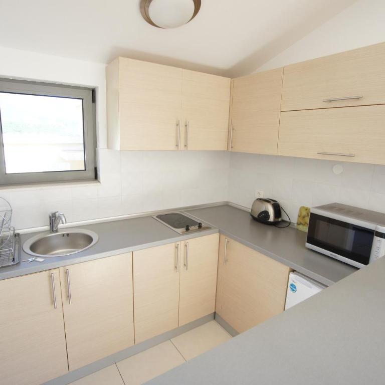 Apartments Bečići Sunset - One-Bedroom Apartment - 4