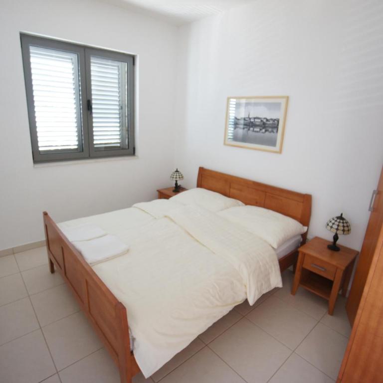 Apartments Bečići Sunset - One-Bedroom Apartment - 10