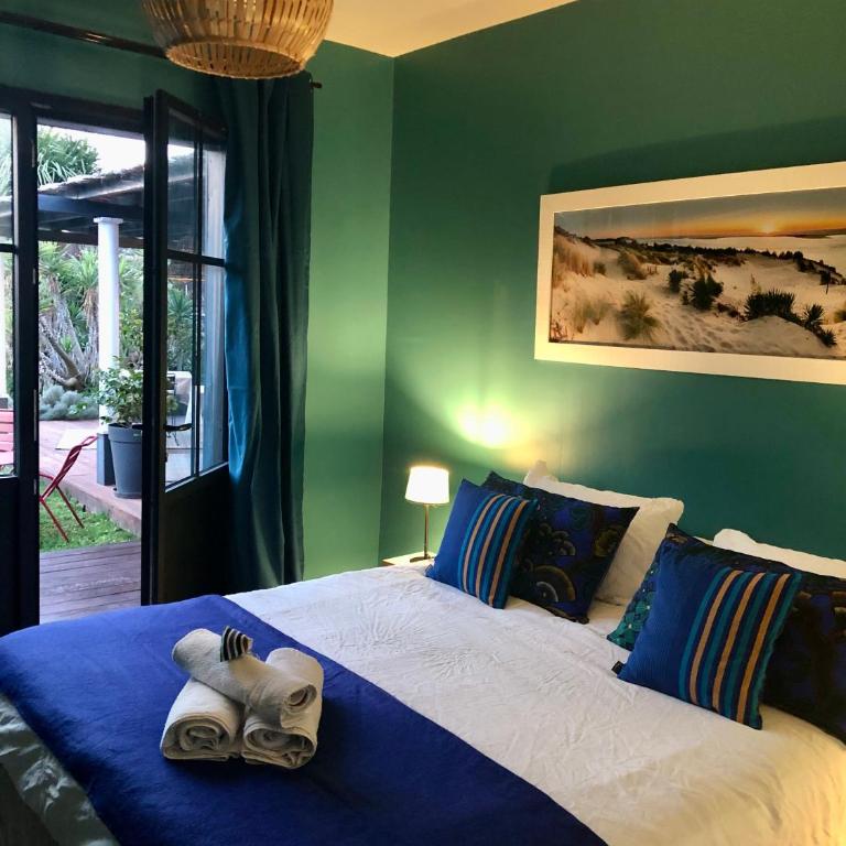 3 chambres d'hôte de charme et chambre de luxe indépendante Ô Bois Plage - Chambre Double - Vue sur Piscine - 7