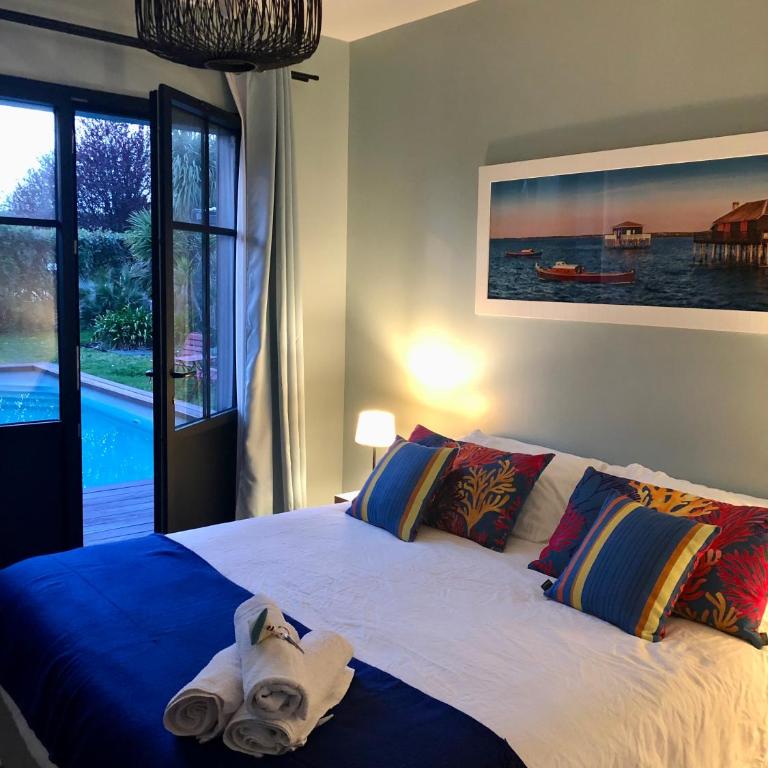 3 chambres d'hôte de charme et chambre de luxe indépendante Ô Bois Plage - Chambre Double - Vue sur Piscine - 3
