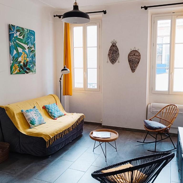 Grand 2 pièces rénové climatisé, vieil Antibes, proche port - One-Bedroom Apartment - 1