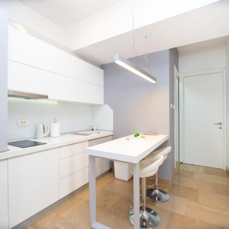 Tre Canne Lux Apartment - Apartment with Balcony - 11