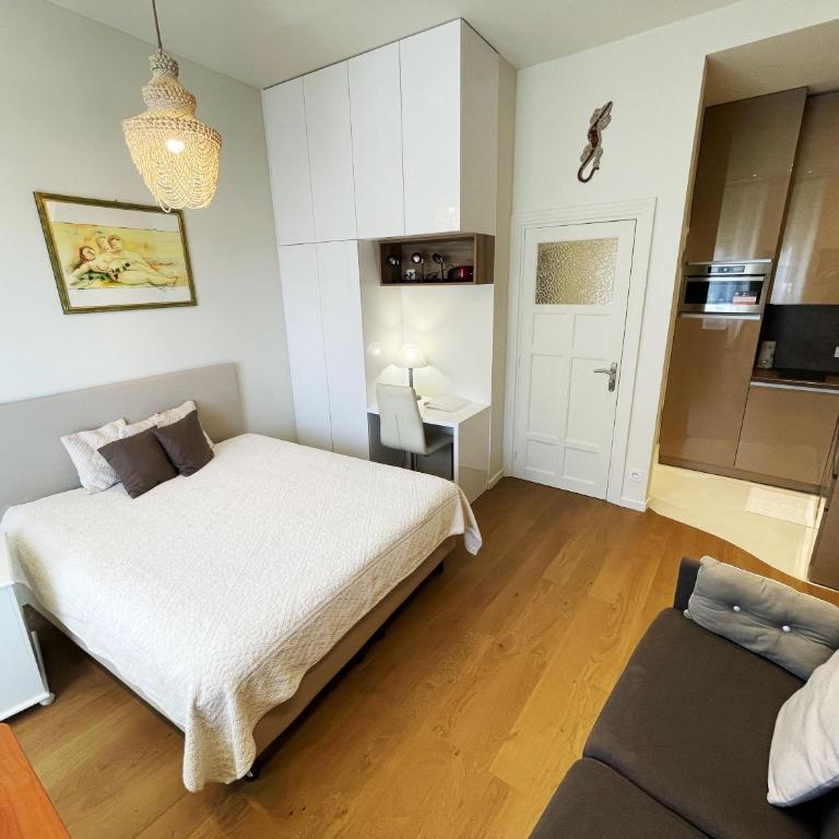 Ezevacances Studio Capuccino vue mer 5 mn plage 7 mn gare Wifi - Studio with Sea View - 2