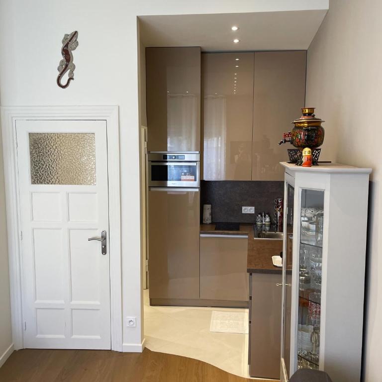 Ezevacances Studio Capuccino vue mer 5 mn plage 7 mn gare Wifi - Studio with Sea View - 56