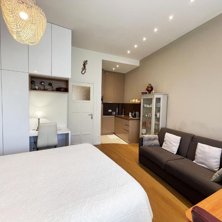 Ezevacances Studio Capuccino vue mer 5 mn plage 7 mn gare Wifi - Studio with Sea View - 5