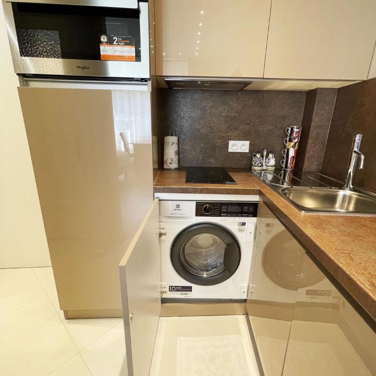 Ezevacances Studio Capuccino vue mer 5 mn plage 7 mn gare Wifi - Studio with Sea View - 57