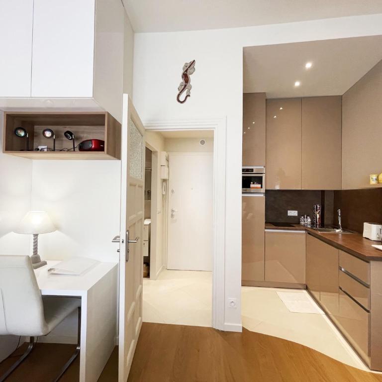 Ezevacances Studio Capuccino vue mer 5 mn plage 7 mn gare Wifi - Studio with Sea View - 15