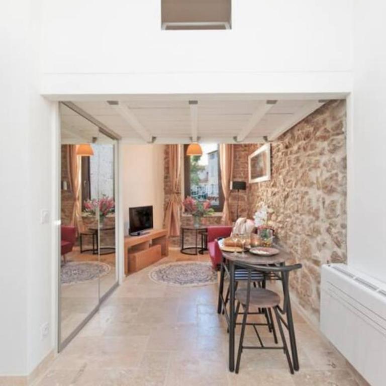 LE PETIT MARCHE - NEW 2021 Fabuleux studio 2Pax Wi-fi A/C - Appartement 1 Chambre - 6
