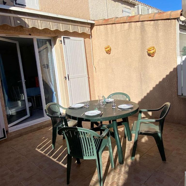 Maison 3 pièces, 5 couchages avec terrasse et piscine, parking privé, à Marseillan - FR-1-326-705 - Maison de Vacances - 1