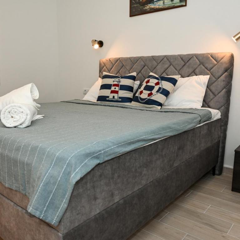Porto Azzurro apartments - Dvokrevetna Soba sa Bračnim Krevetom i Sopstvenim Kupatilom - 1