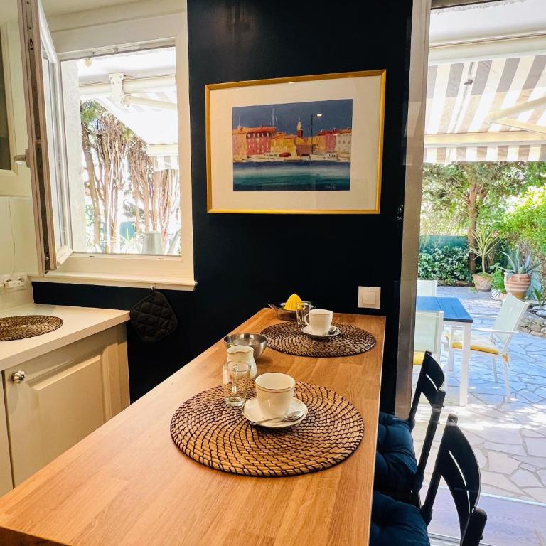 "Saint-Tropez" Superbe appartement avec Terrasse Jardin et Parking privé - Apartamento de 1 dormitorio - 10