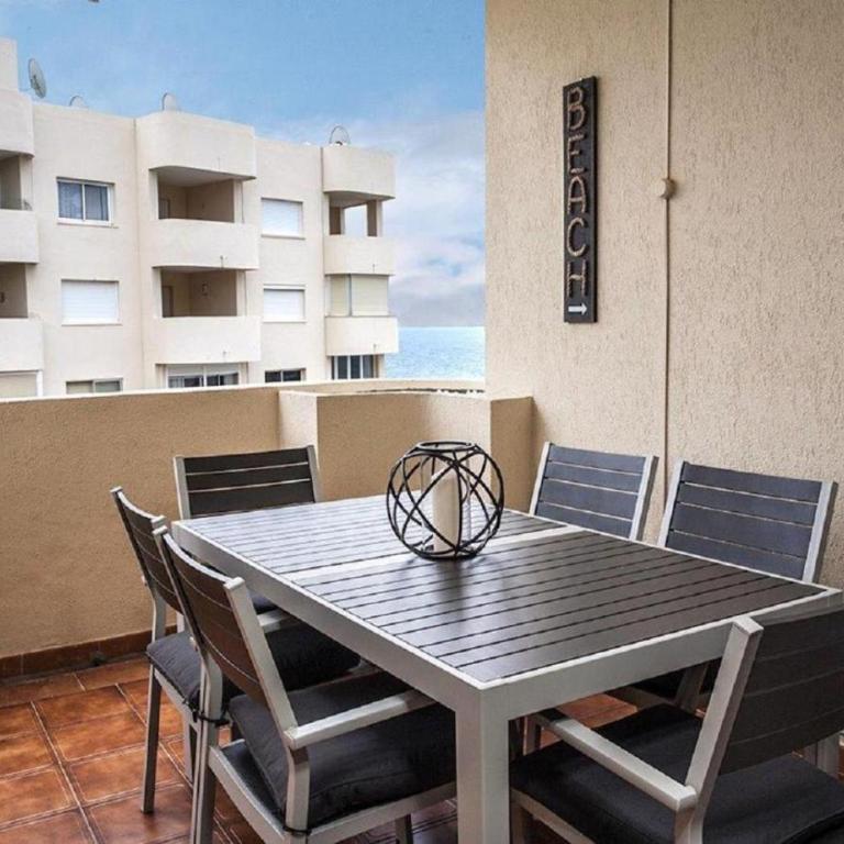 Estepona Port Apartment - Sea Views, Sleeps 6 - Two-Bedroom Apartment - 17