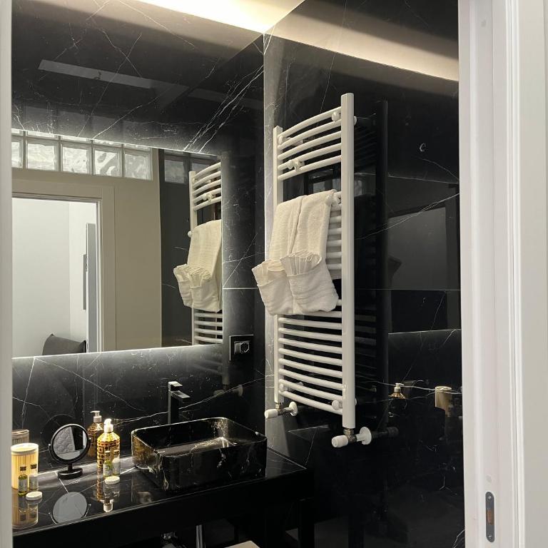 La Dimora di Donna Claudia - King Room with Balcony - 3