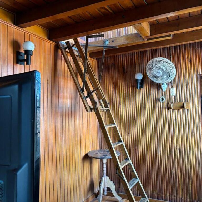 Lujosa casa, excelente sector, amplia con piscina - Casa de 5 dormitorios - 11