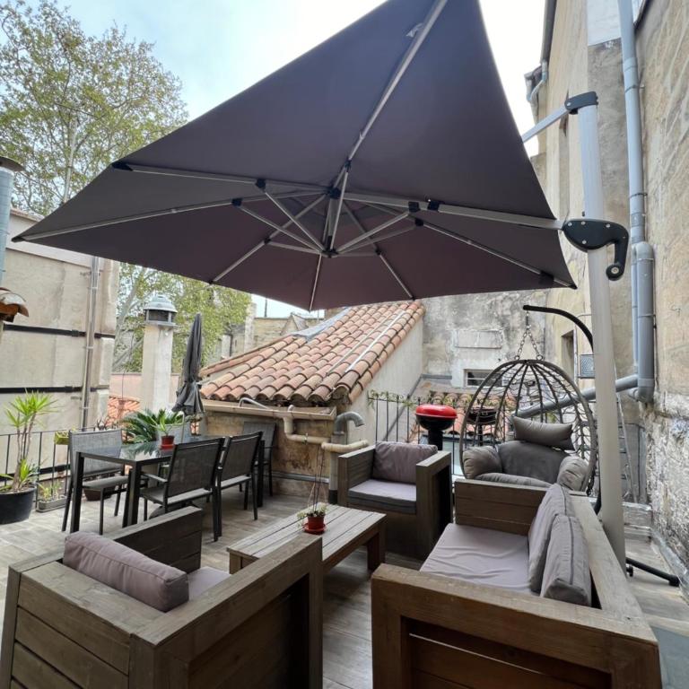 RÉNOVÉ, vue SUR Palais des Papes, terrasse et WIFI TROISIEME ETAGE - Apartment mit 1 Schlafzimmer - 32