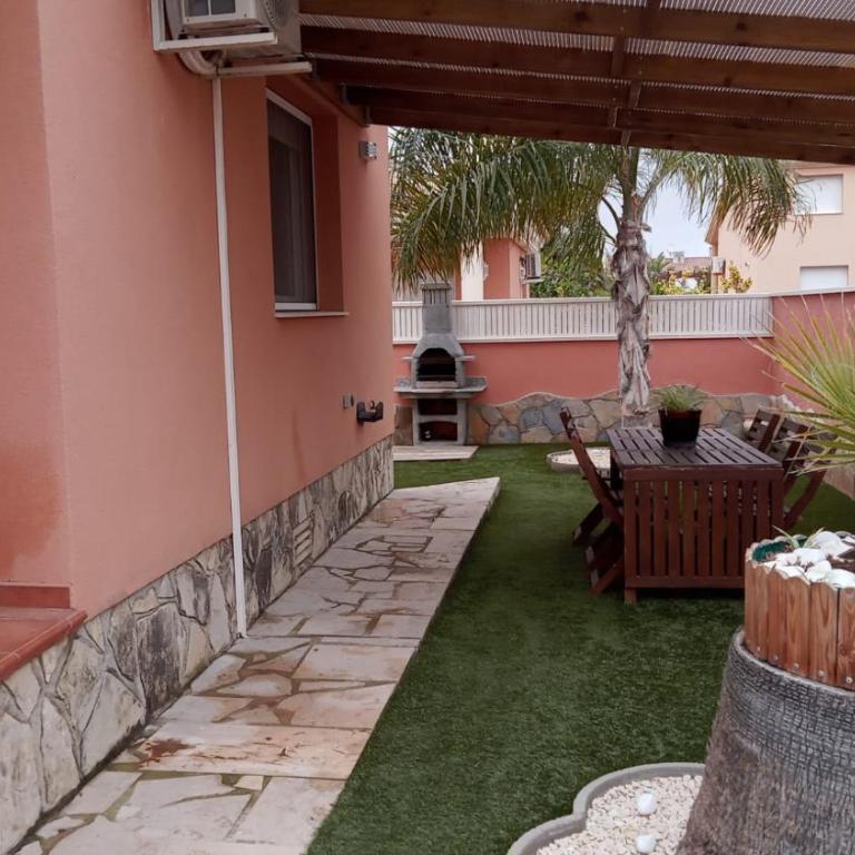 Arel - Three-Bedroom House - 17