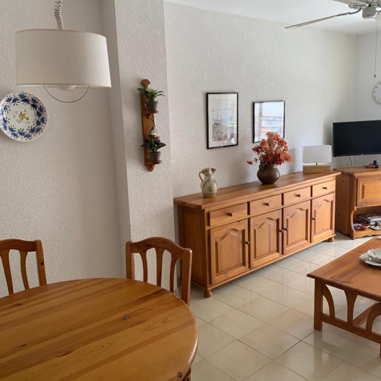 Cambrils Centro - Two-Bedroom Apartment - 12