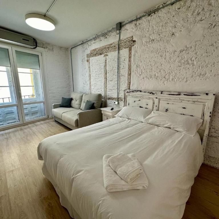 Apartamentos Carolina by gaiarooms - Estudio Triple Estándar - 5