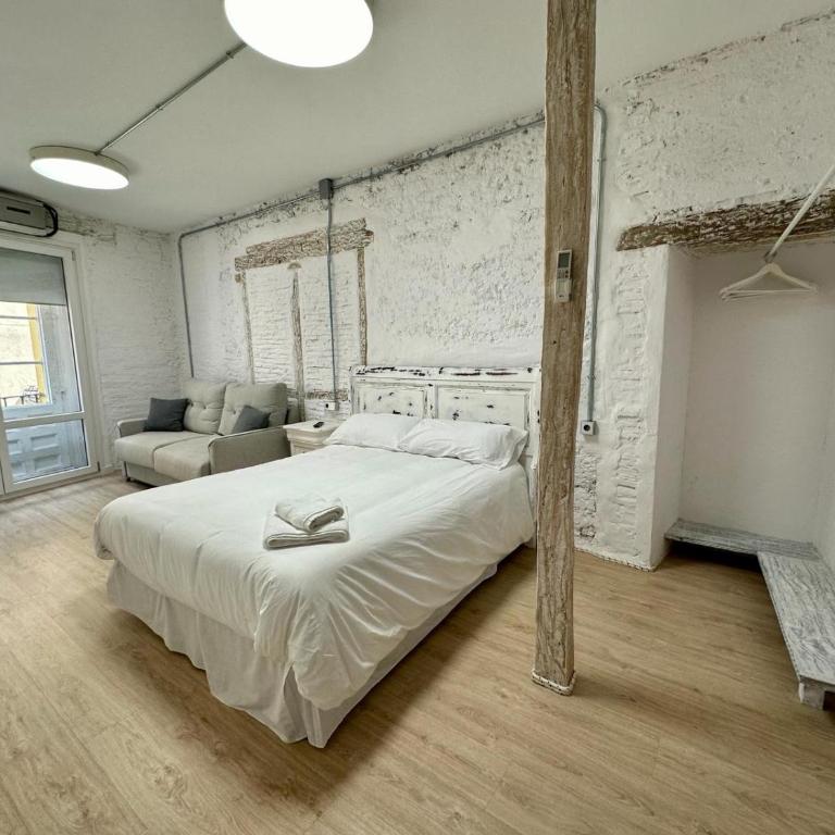 Apartamentos Carolina by gaiarooms - Estudio Triple Estándar - 12