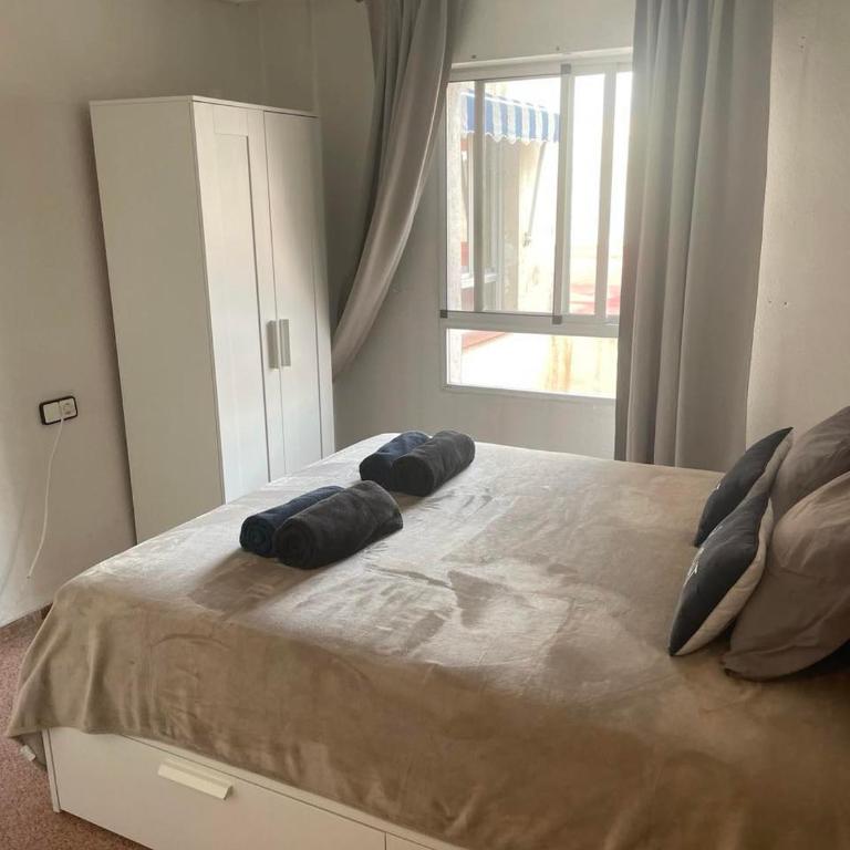 Piso Grande Amplio para grandes grupos 4 Dormitorios 2 baños,Asc 4AC y WIFI - Apartment - 29