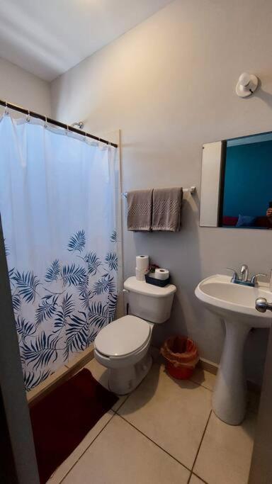 House 5 min by the beach, with wide open garage. - Three-Bedroom House - 19