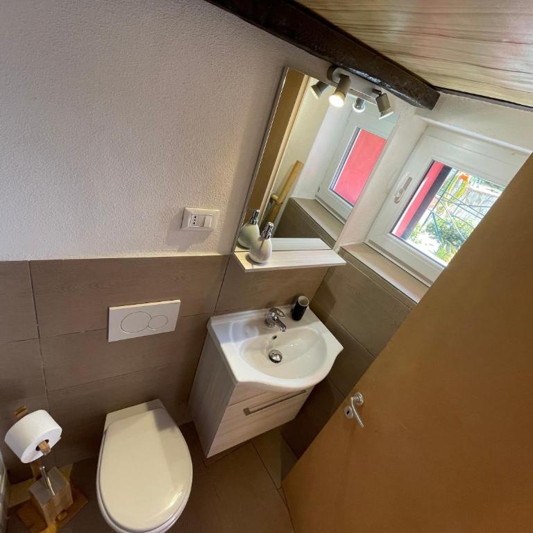 Shardana House- Free Parking - Double Room with Private Bathroom - 14