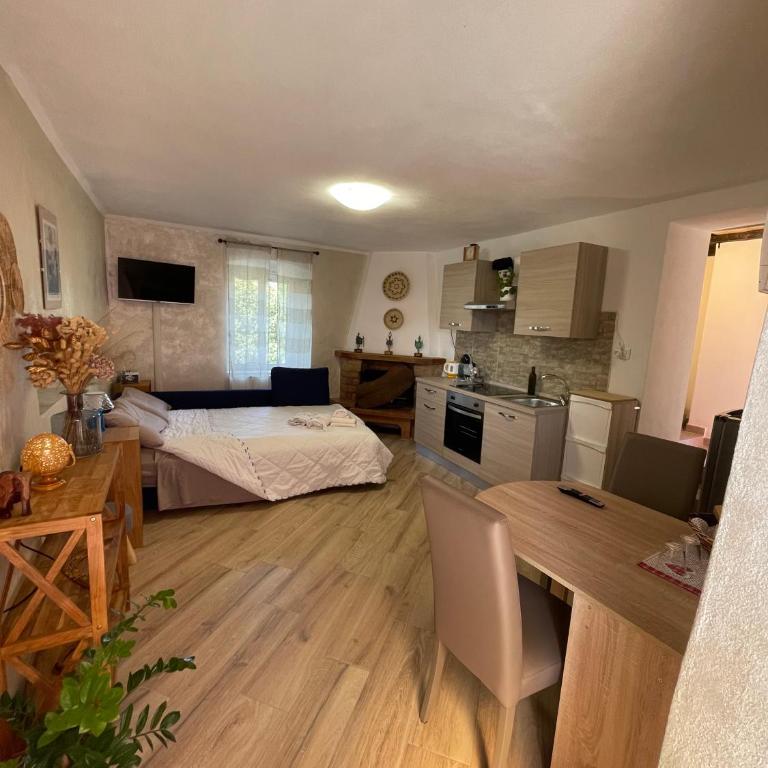 Shardana House- Free Parking - Double Room with Private Bathroom - 2