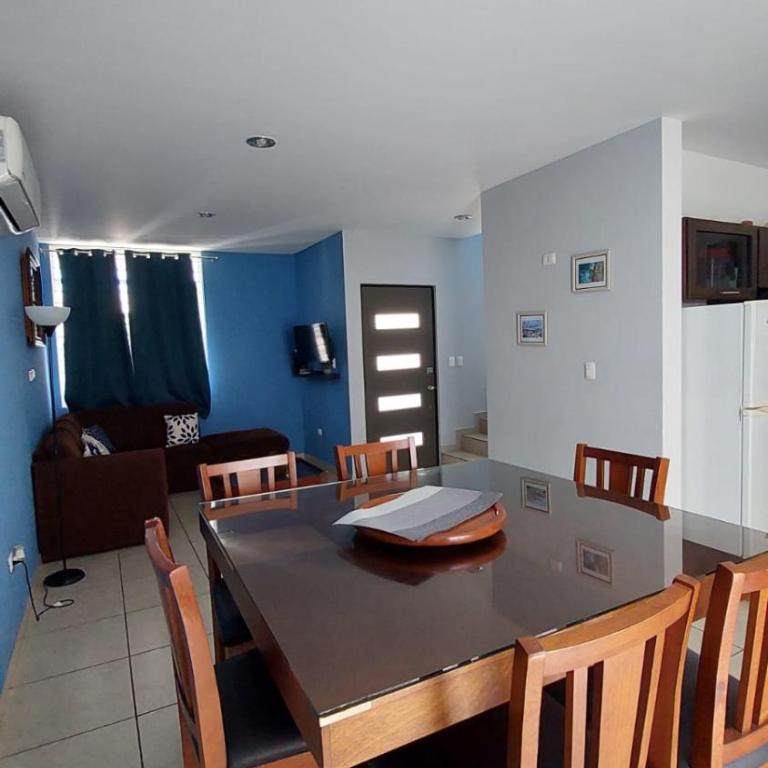 House 5 min by the beach, with wide open garage. - Three-Bedroom House - 4