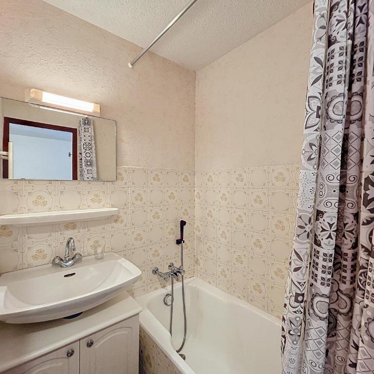 Studio cosy pour 4 pers., proche pistes Combloux, balcon ouest, ski, tennis ! - Studio - 9
